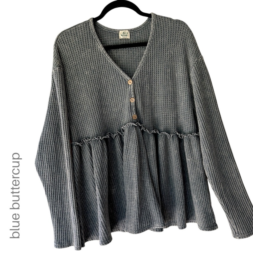 NWOT | GRAY LONG SLEEVE WAFFLE KNIT BABYDOLL TOP BUTTON FRONT V-NECK | SMALL